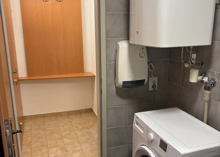 Im Stadtteil Waiern In Apartament